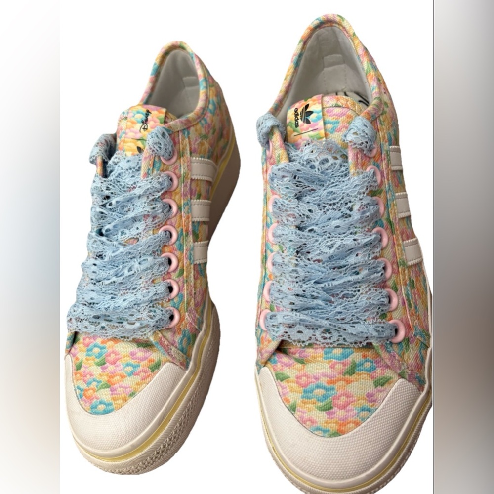 Size 9 - Disney x adidas Nizza Bambi - Floral - Picture 3 of 7